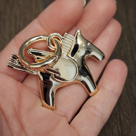 NEW Winged Horse Bag Charm | Gold or Silver Metal 🥳 - Picture 5 of 11